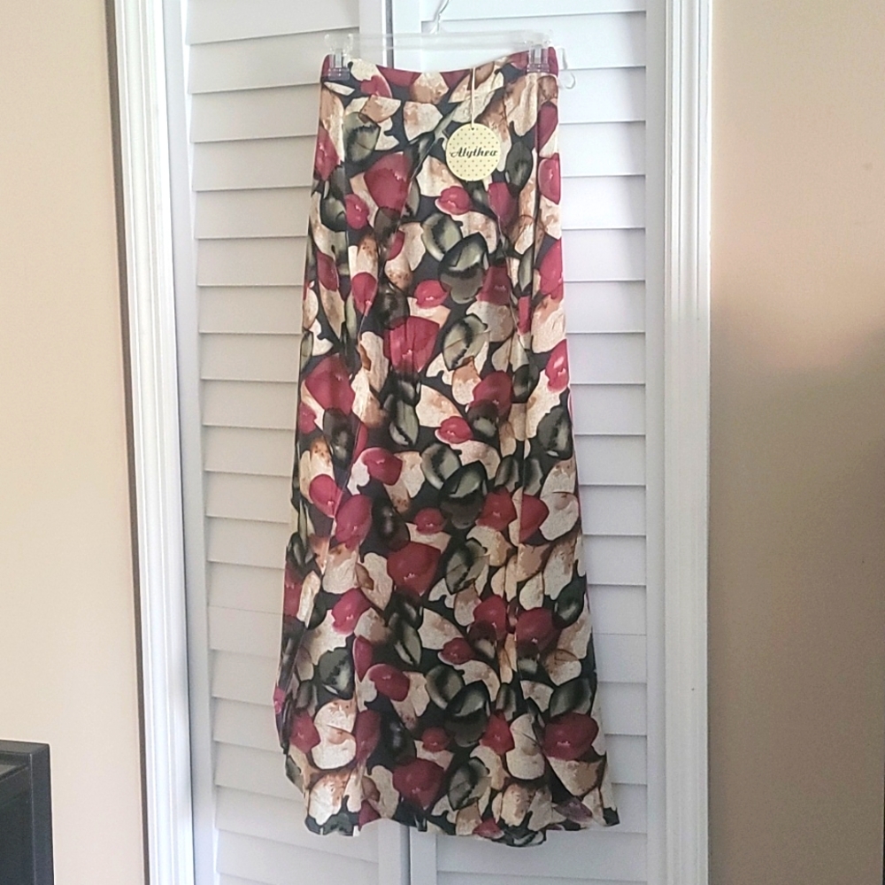 New w/tags Alythea Double Slit Skirt Size S